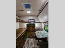 2017 Cruiser Radiance Ultra Lite 28QD - Photo 14