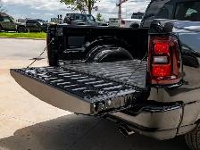 2026 Ram 1500 Express - Photo 9