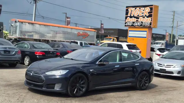 2015 Tesla Model S AS IS, 85D, FREE SUPERCHARGING, DRIVES GREAT