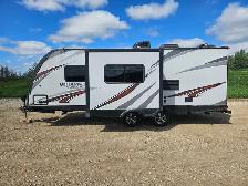 2018 Wilderness 23 Ft T/A Travel Trailer 2185RB - Photo 2