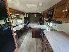 2018 Wilderness 23 Ft T/A Travel Trailer 2185RB - Photo 12
