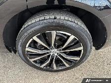2023 Volvo XC60 Plus Dark Theme | B6 | HEATED SEATS & STEERING - Photo 16