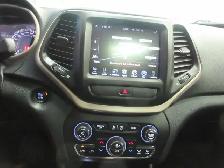 JEEP CHEROKEE 2016 LIMITED V-6 3.2 LITRES 4X4 CUIR   VOLANT CHAU - Photo 17
