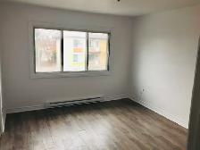 4 1/2 avec 2 chambres fermées et électroménagers - Photo 3