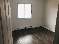 4 1/2 avec 2 chambres fermées et électroménagers - Photo 4