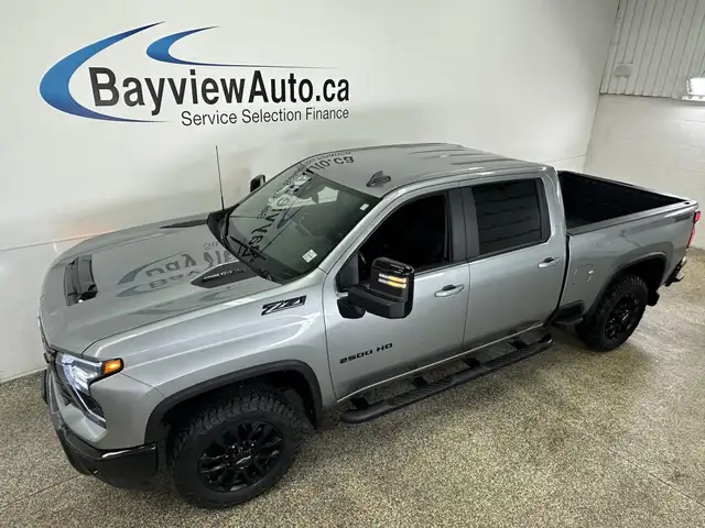 2025 Chevrolet Silverado 2500HD 4WD Crew Cab Standard Box LT for