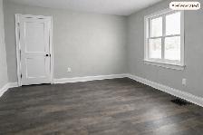 3 Bedroom plus den, 2 bath house for rent - Welland - Photo 4