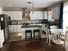 Large beautiful room renting in riverside south Summerhill area - Photo 4