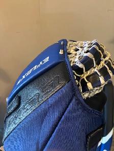 CCM E-Flex5 pads/gloves for sale - Photo 5