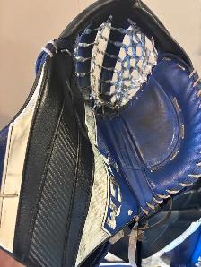 CCM E-Flex5 pads/gloves for sale - Photo 4