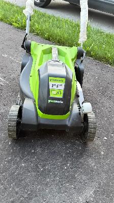 Greenworks 14" Electric Corded Lawnmower - Photo 5