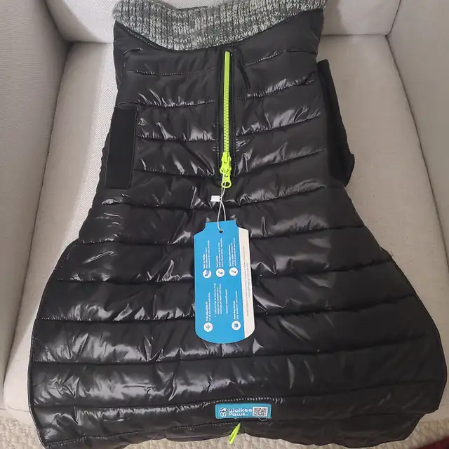 Brand New Adjustable Puffer Coat Size L
