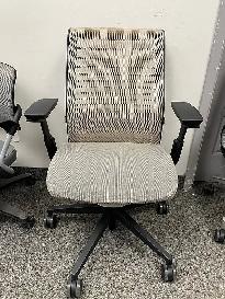 Steelcase Think V2 Chair! - Photo 4