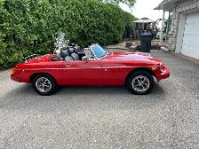MGB ROUGE 1977 BRITISH CAR