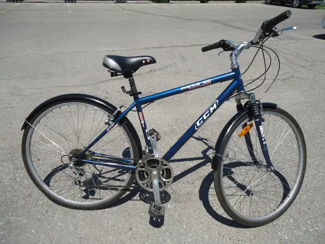 CCM -Avenue 700, Hybrid (like NEW)