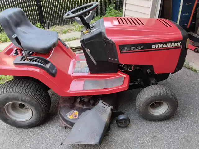 TRACTEUR.  GAZON.  15.5 X. 42PO