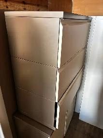 Herman Miller 3-Drawer Lateral Filing Cabinet For Sale! - Photo 3