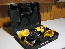 DeWalt 18 Volt Drill Package with Case - Photo 8
