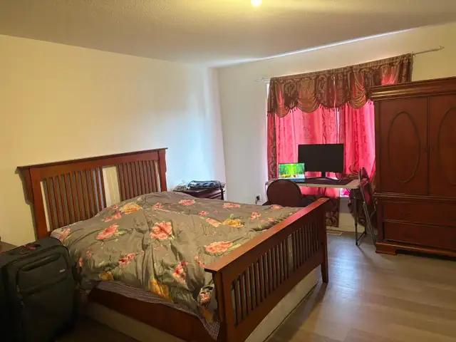 Rooms available for university coop students, Ottawa