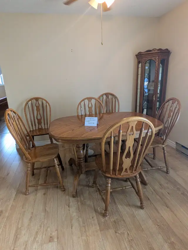 Dining table and 6 chairs
