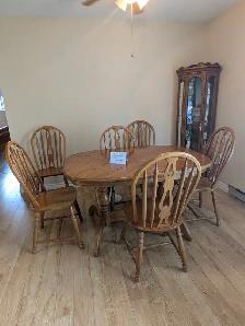 Dining table and 6 chairs