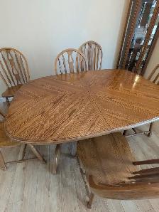 Dining table and 6 chairs - Photo 2