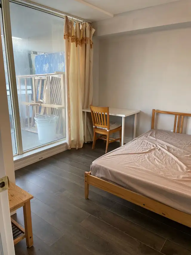 Chinatown center: A room to rent
