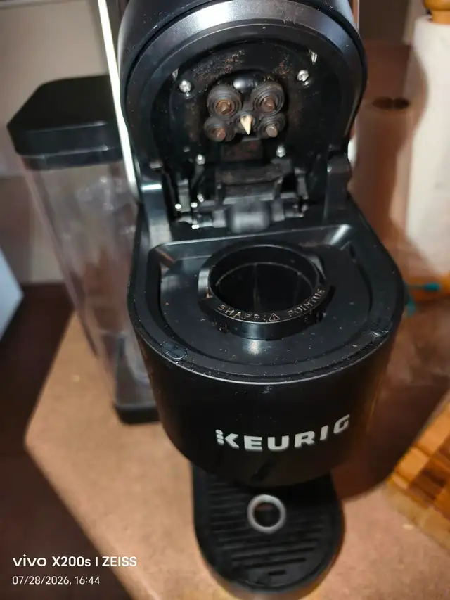 Keurig Coffee Machine for Sale (for pods)