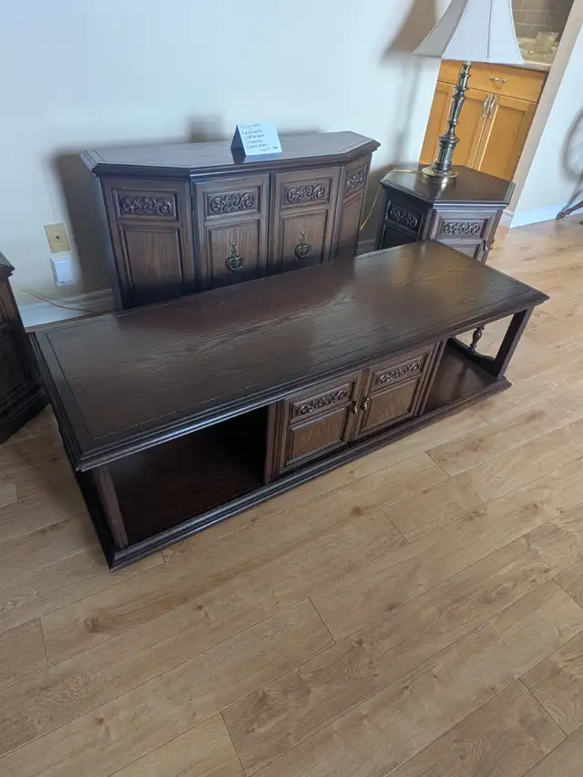 Living room table set.