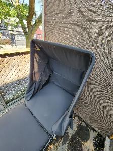 Outdoor lounger with sun cover - Photo 3