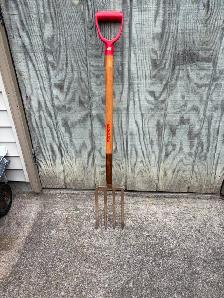4 Tine True Temper Garden Spading Fork !