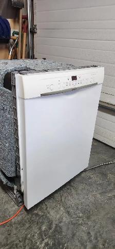High-end Bosch Stainless Steel Dishwasher - Photo 4