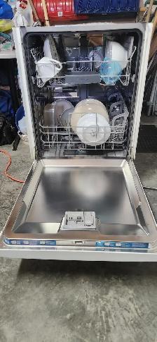 High-end Bosch Stainless Steel Dishwasher - Photo 5