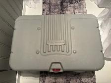 Rubbermade Storage Container
