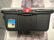 Rubbermade Storage Container - Photo 2