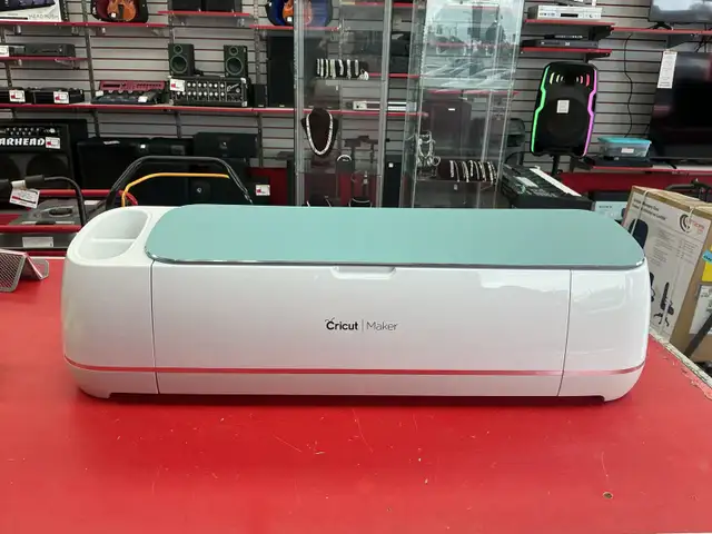 Cricut maker avec accessoires