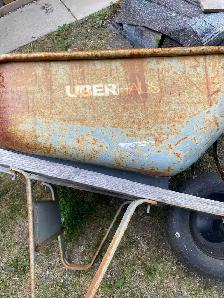 wheelbarrow - Photo 2