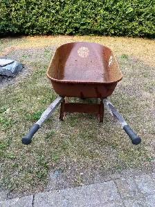 wheelbarrow - Photo 3