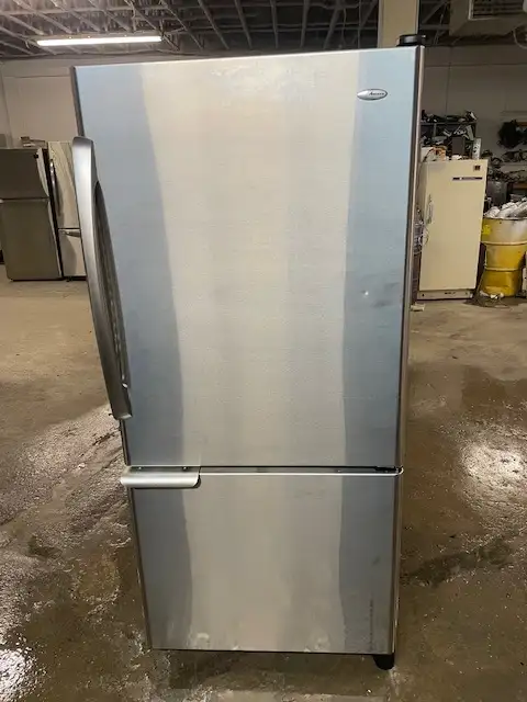 Réfrigérateur stainless 30'' congélateur en bas Amana
