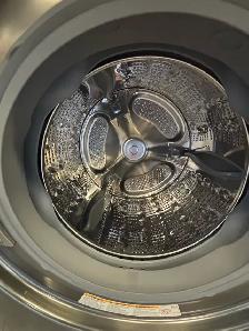LG "27" Graphite Front Load Washer/Dryer Set - Photo 5
