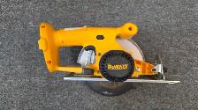 DEWALT 18v 6-1/2' Cordless Circular Saw TOOL ONLY - DW939 - Photo 2