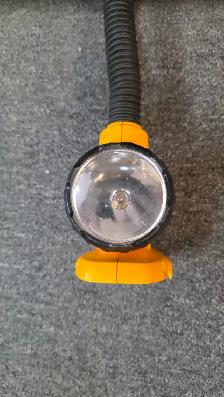 DEWALT 18v Flexible Flood Light TOOL ONLY - DW919 - Photo 3