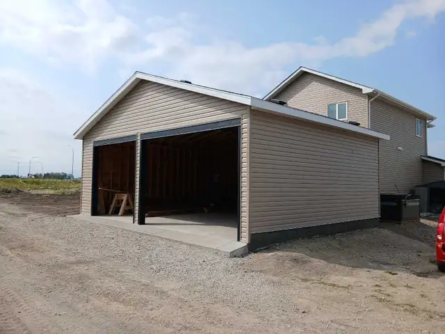 Roofer/Sider available
