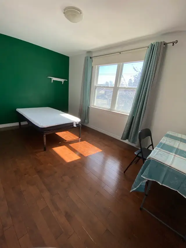 $800 bedroom all inclusive at Baseline Rd