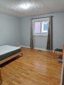 Room for rent walking to Erin Mills Town Centre