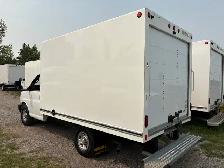2024 CHEVROLET EXPRESS 3500 12’ CUBE VAN RAMP LOADED CAN LEASE! - Photo 7