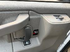 2024 CHEVROLET EXPRESS 3500 12’ CUBE VAN RAMP LOADED CAN LEASE! - Photo 9
