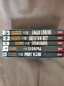 10LIVRES ADO D'ALEX RIDER SÉRIE 5 LIVRES LES AUTRES: $5.00CHACUN