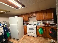 Erinwoods 2 bedroom legal suite sep laundry $1390/m include UT - Photo 10