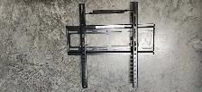 Flat/Tilt TV Wall Mount for sale